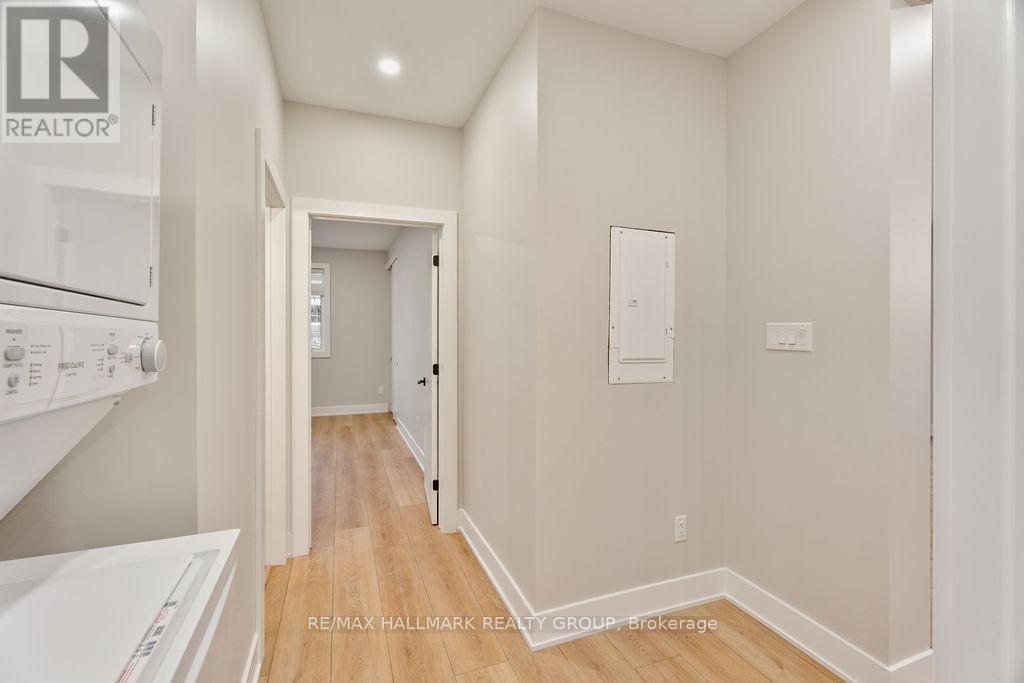 B - 72 Armstrong Street, Ottawa, Ontario  K1Y 2V7 - Photo 21 - X12555544