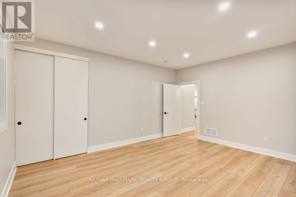 B - 72 Armstrong Street, Ottawa, Ontario  K1Y 2V7 - Photo 24 - X12555544