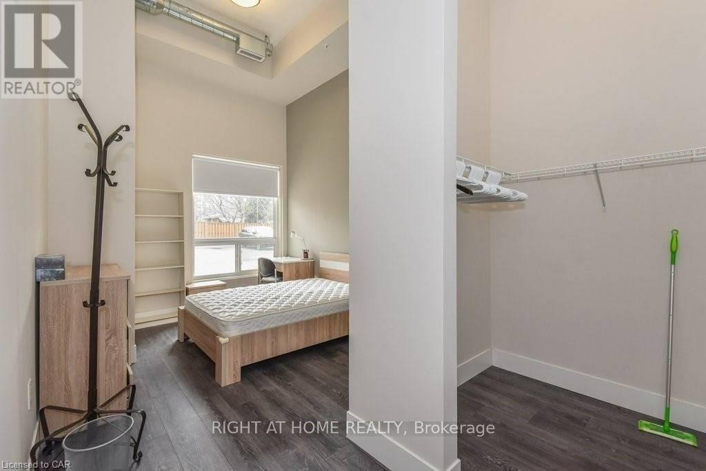 405 - 253 Albert Street, Waterloo, Ontario  N2L 3T7 - Photo 4 - X12555216