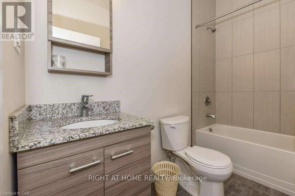 405 - 253 Albert Street, Waterloo, Ontario  N2L 3T7 - Photo 5 - X12555216