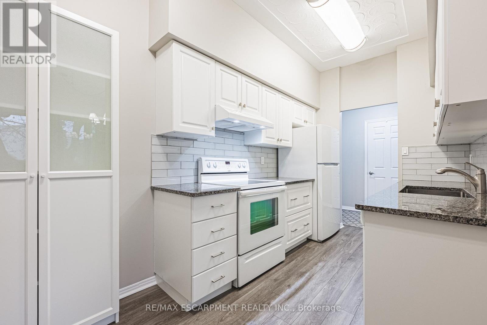 104 - 30 Harrisford Street, Hamilton, Ontario  L8K 6M9 - Photo 12 - X12555234