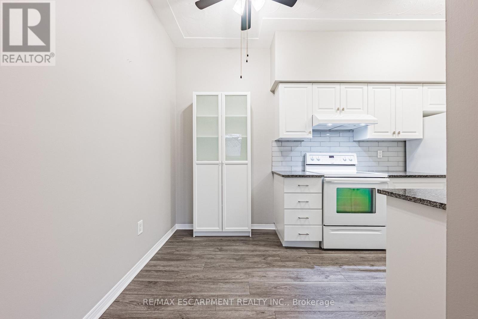 104 - 30 Harrisford Street, Hamilton, Ontario  L8K 6M9 - Photo 13 - X12555234