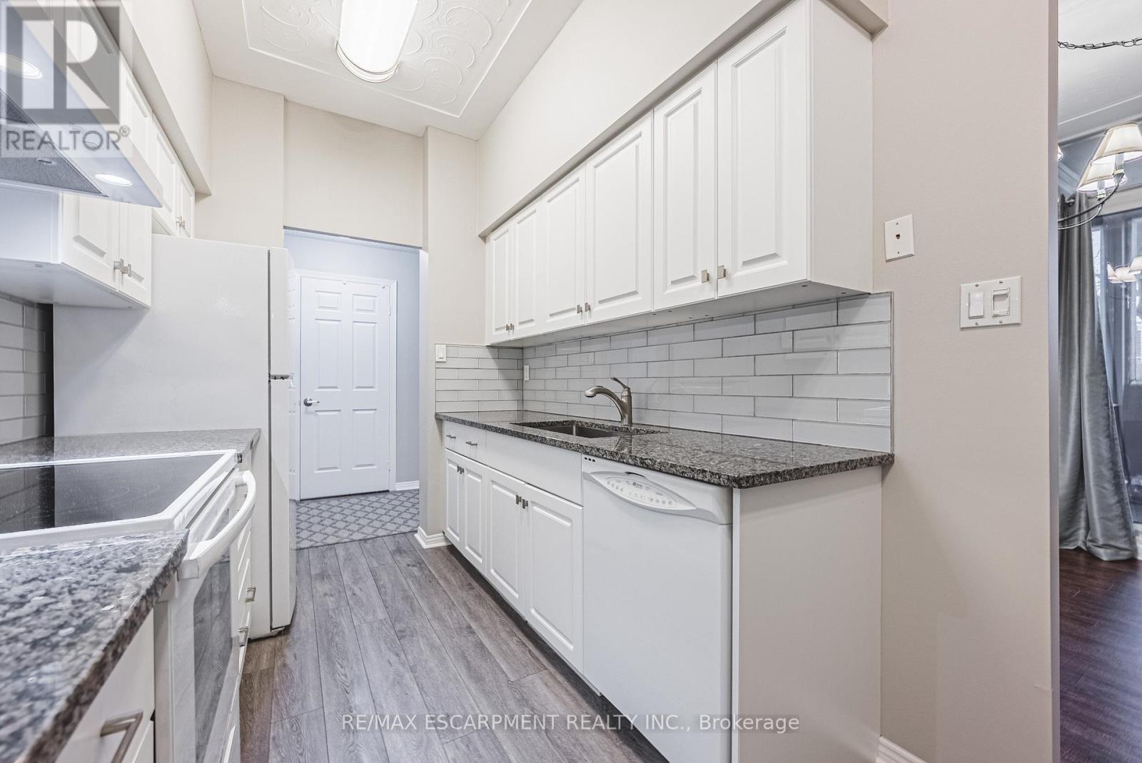 104 - 30 Harrisford Street, Hamilton, Ontario  L8K 6M9 - Photo 14 - X12555234