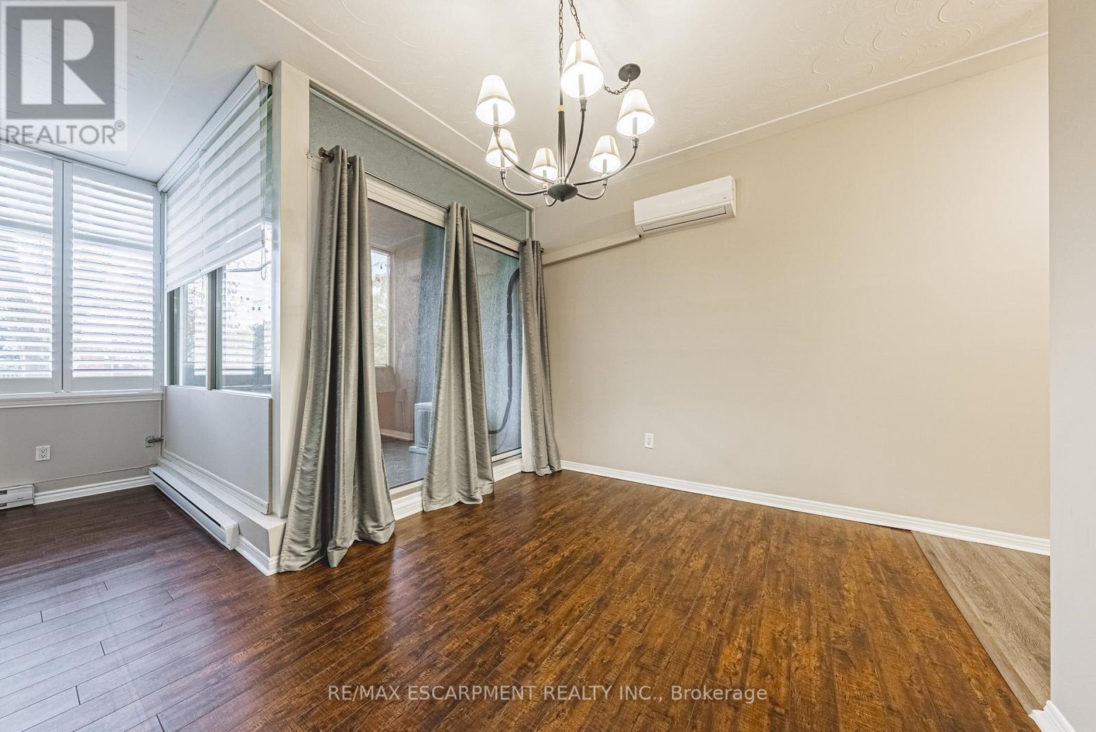 104 - 30 Harrisford Street, Hamilton, Ontario  L8K 6M9 - Photo 8 - X12555234