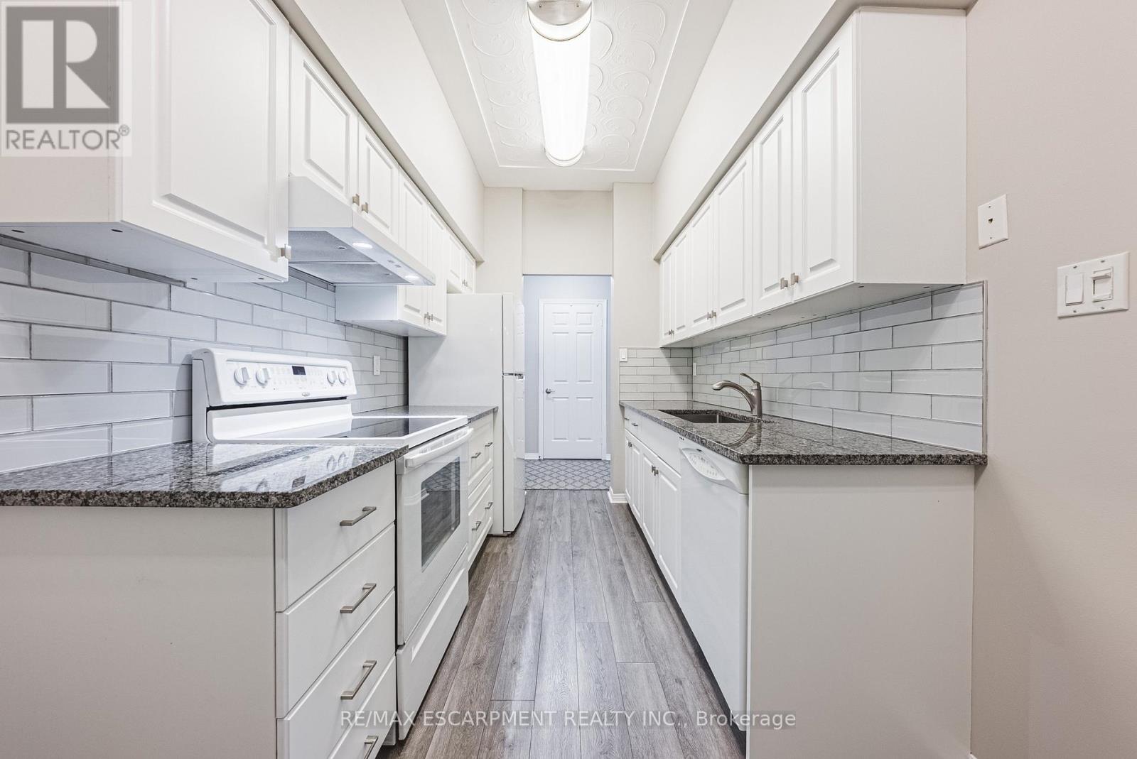 104 - 30 Harrisford Street, Hamilton, Ontario  L8K 6M9 - Photo 9 - X12555234