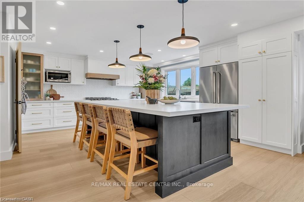 217 Jones Road, Hamilton, Ontario  L8E 5J4 - Photo 4 - X12555248