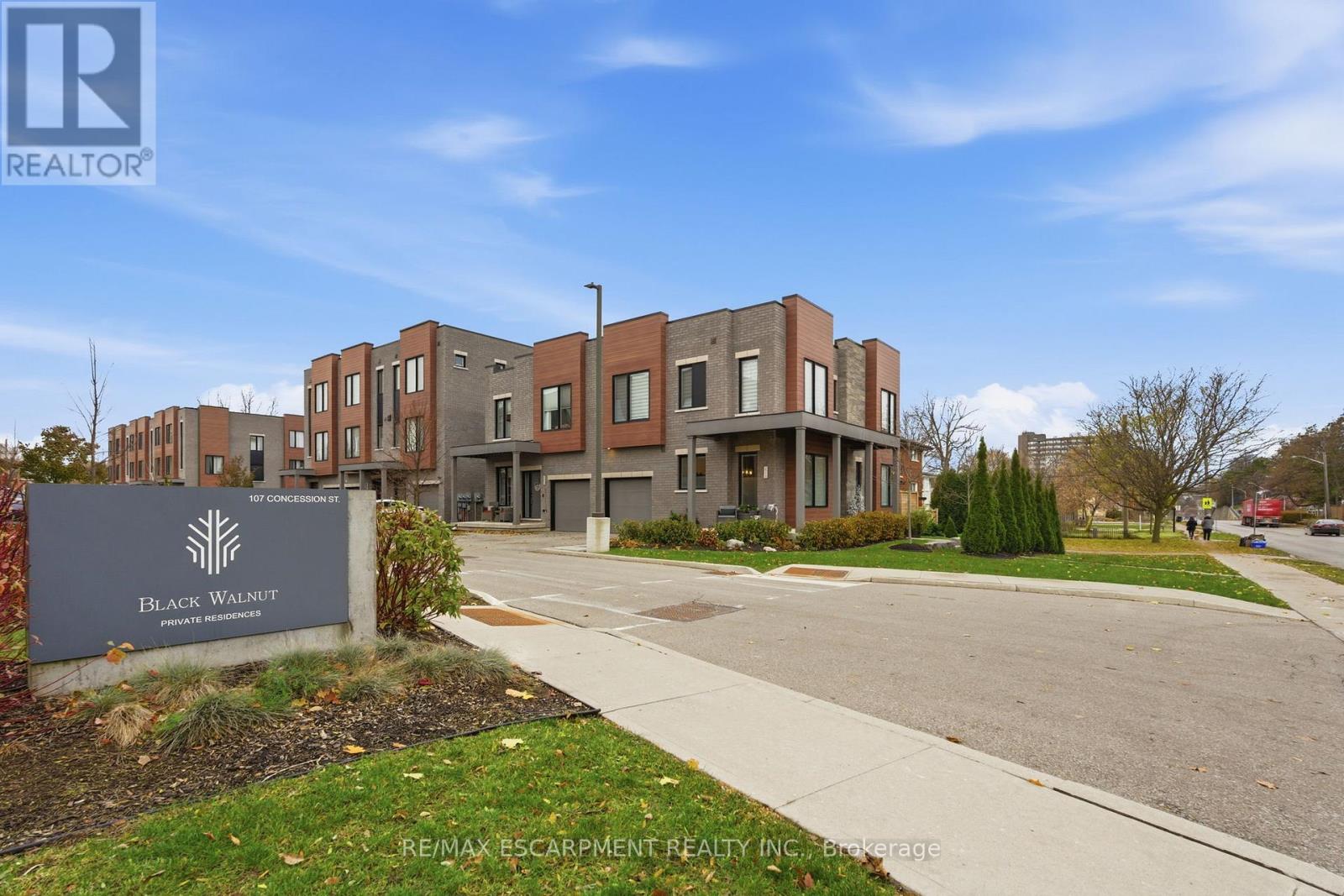 21 - 107 Concession Street, Cambridge, Ontario  N1R 2H2 - Photo 2 - X12555370