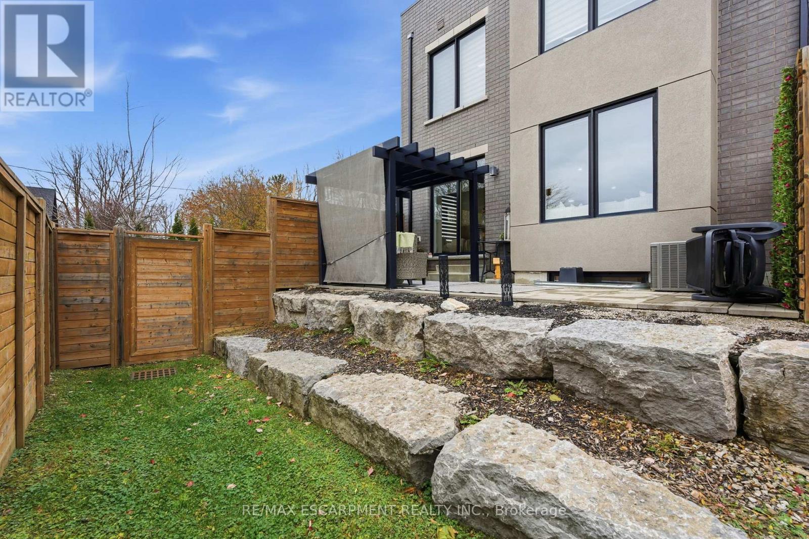 21 - 107 Concession Street, Cambridge, Ontario  N1R 2H2 - Photo 34 - X12555370