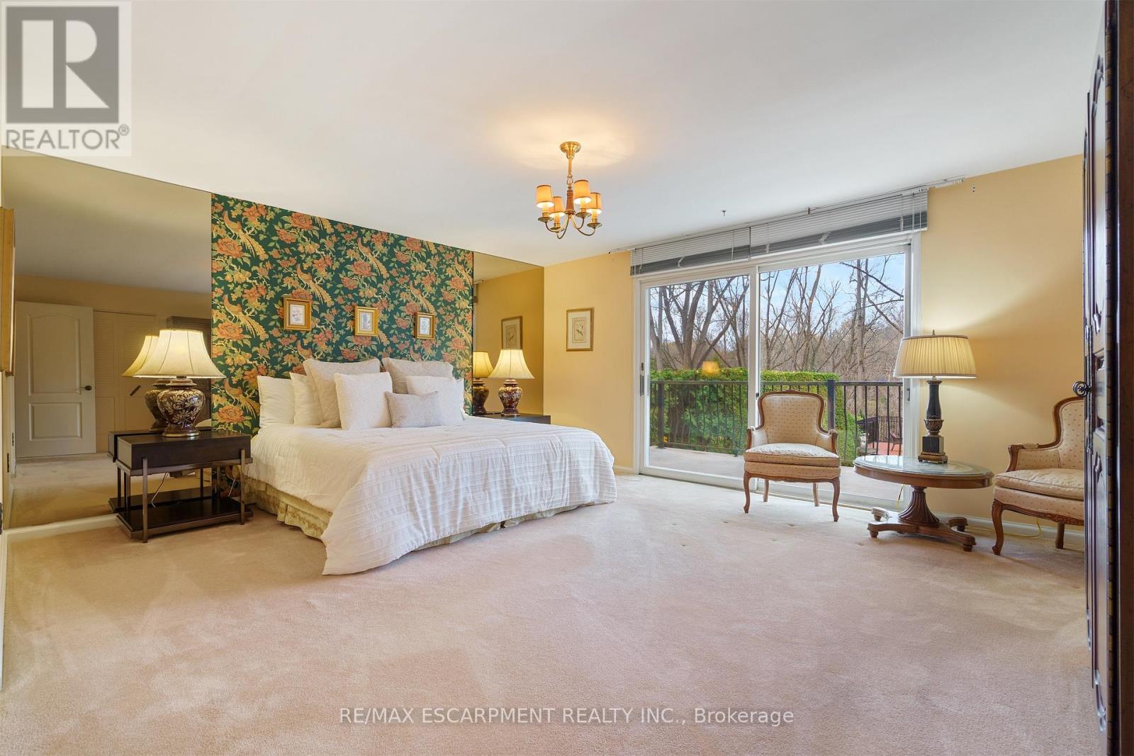 2 Walnut Grove, Hamilton, Ontario  L9H 3M4 - Photo 18 - X12555390