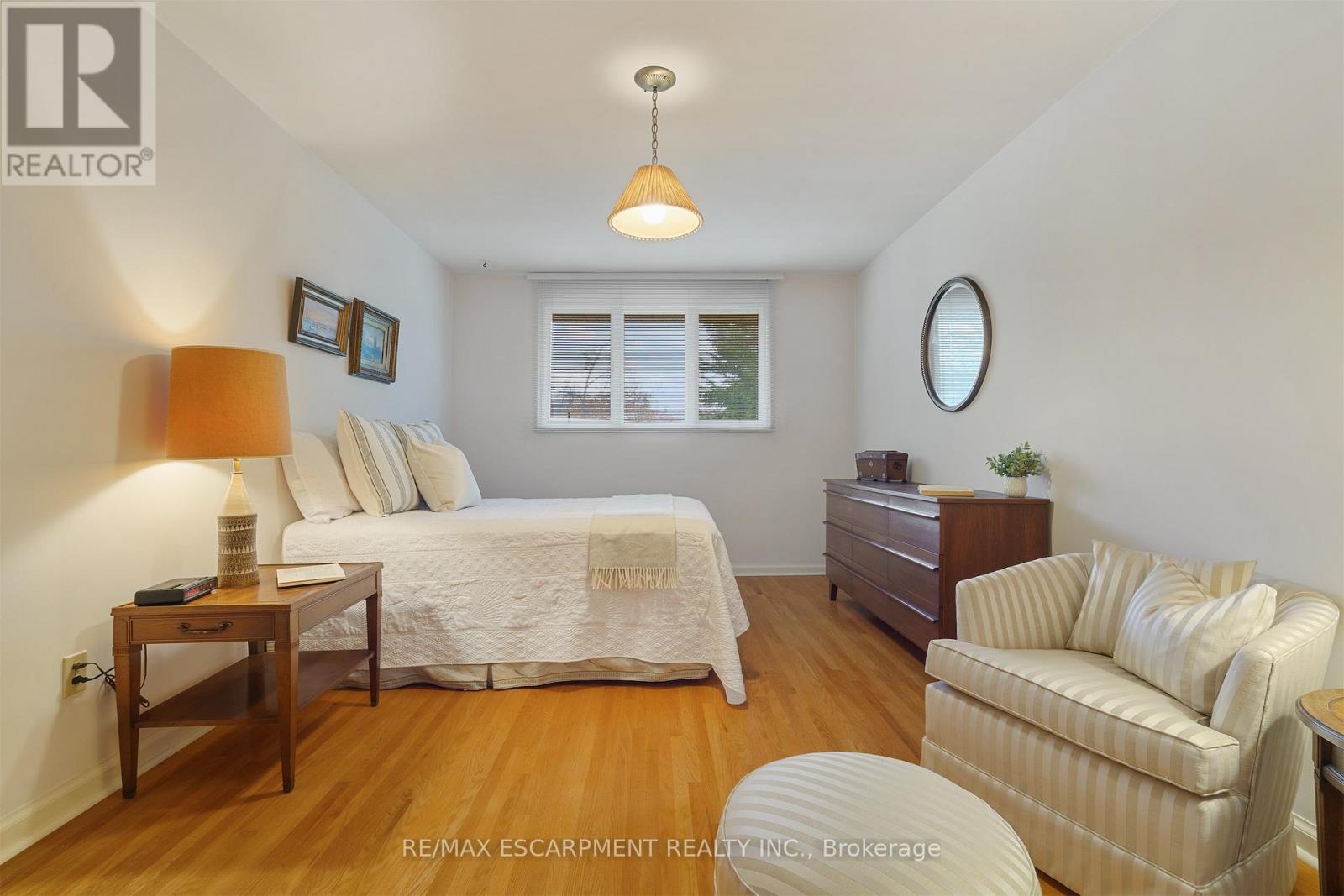 2 Walnut Grove, Hamilton, Ontario  L9H 3M4 - Photo 23 - X12555390