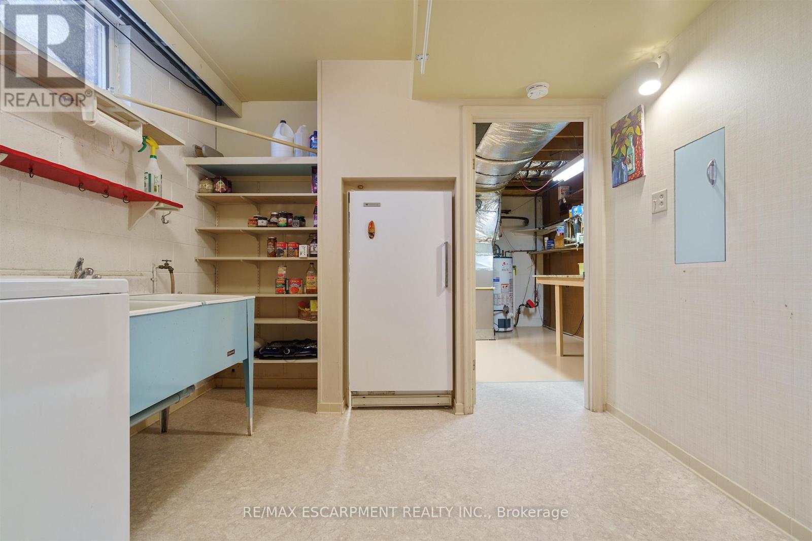 2 Walnut Grove, Hamilton, Ontario  L9H 3M4 - Photo 35 - X12555390