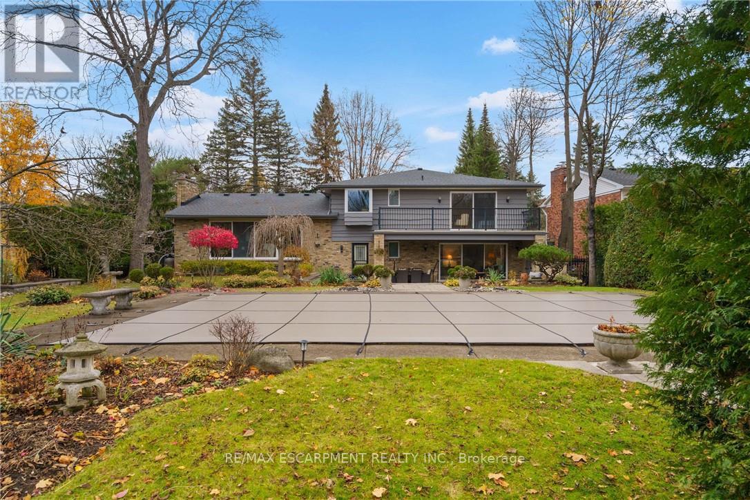 2 Walnut Grove, Hamilton, Ontario  L9H 3M4 - Photo 41 - X12555390