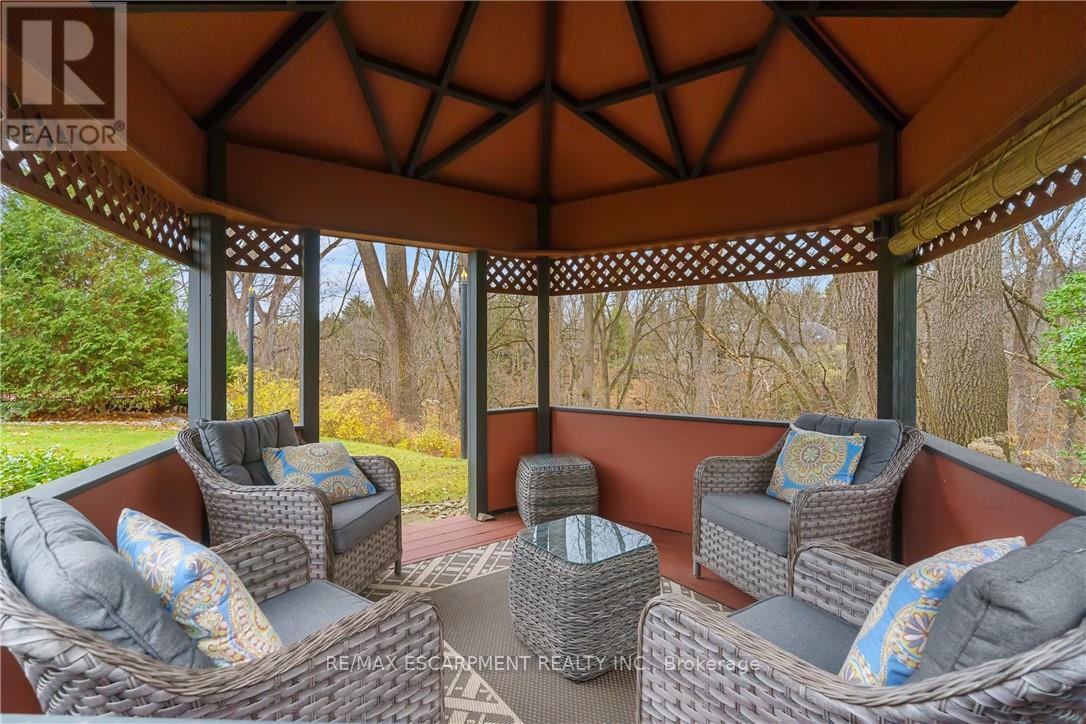 2 Walnut Grove, Hamilton, Ontario  L9H 3M4 - Photo 44 - X12555390