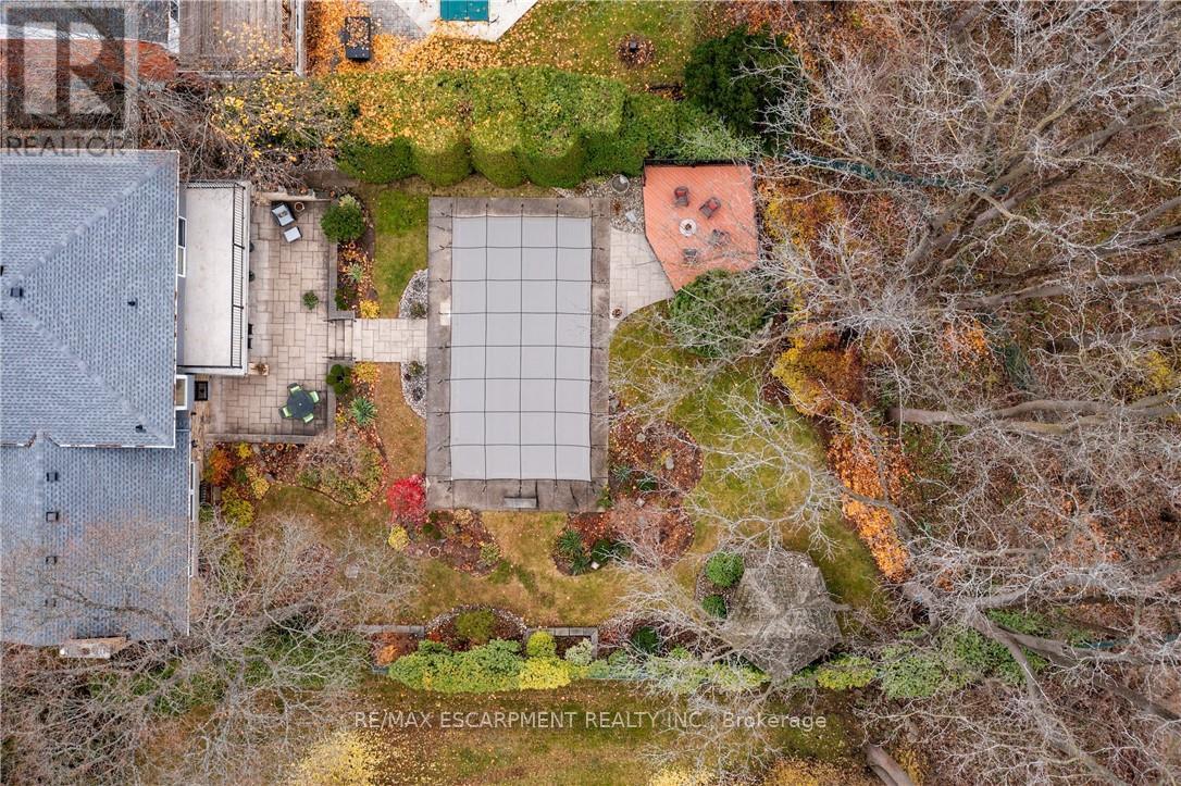 2 Walnut Grove, Hamilton, Ontario  L9H 3M4 - Photo 48 - X12555390