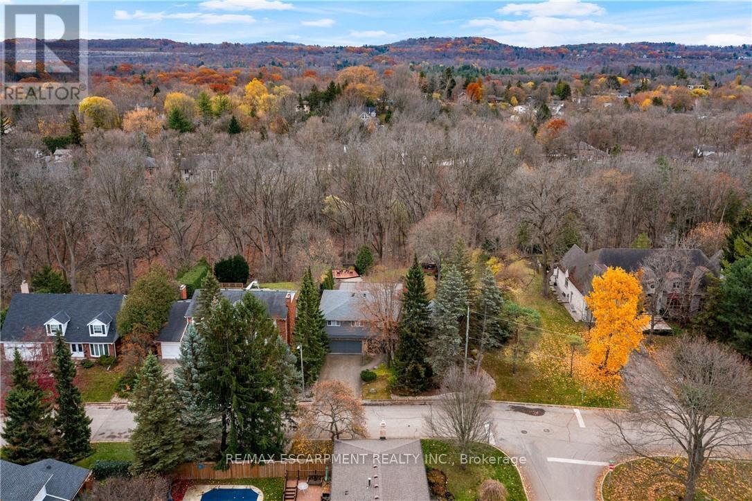 2 Walnut Grove, Hamilton, Ontario  L9H 3M4 - Photo 50 - X12555390