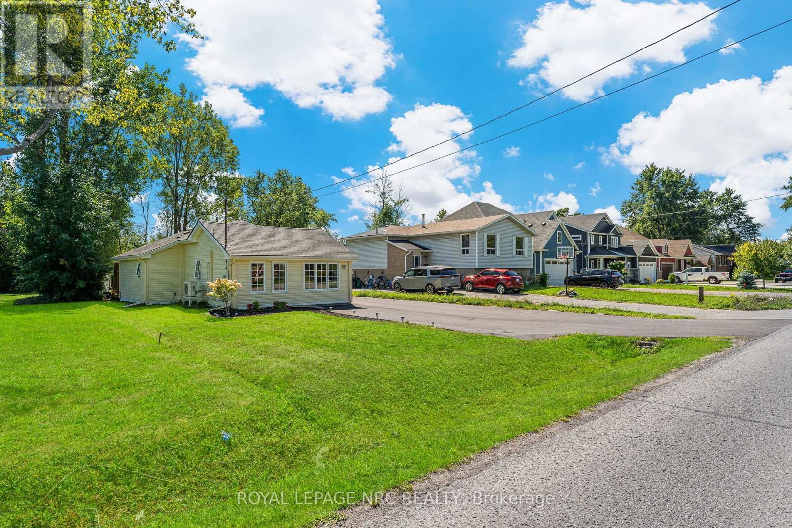 414 Washington Road, Fort Erie, Ontario  L2A 4K4 - Photo 4 - X12555498