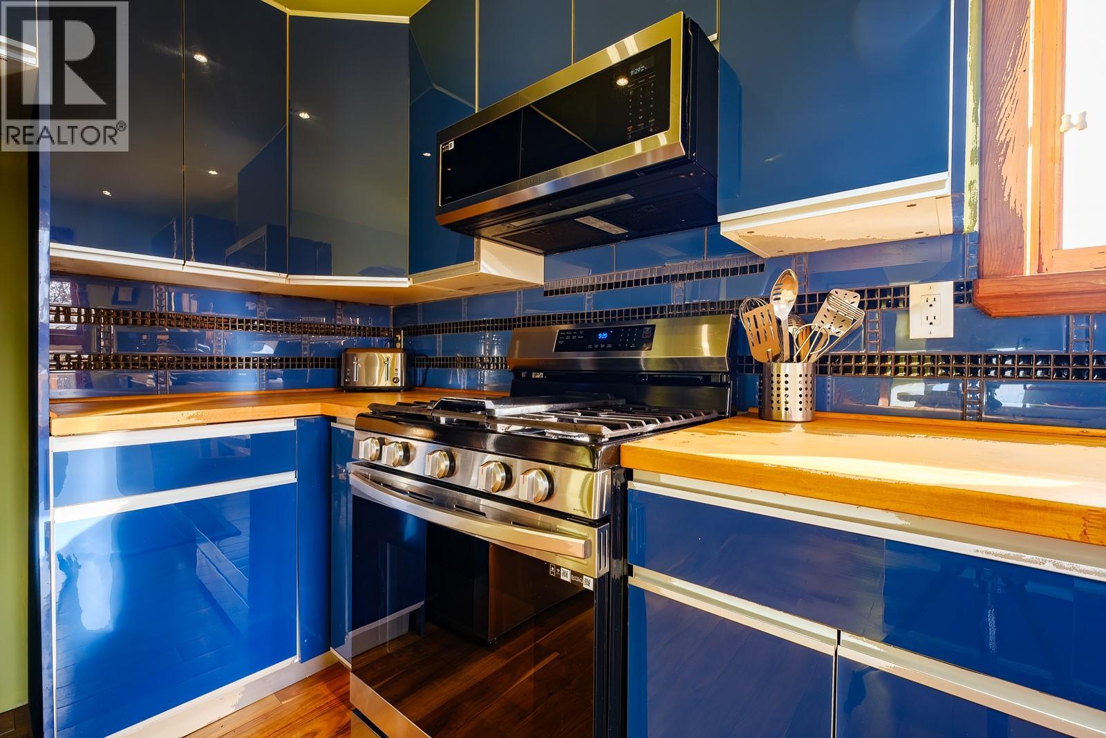 2075 Thompson Avenue, Rossland, British Columbia  V0G 1Y0 - Photo 17 - 10367444