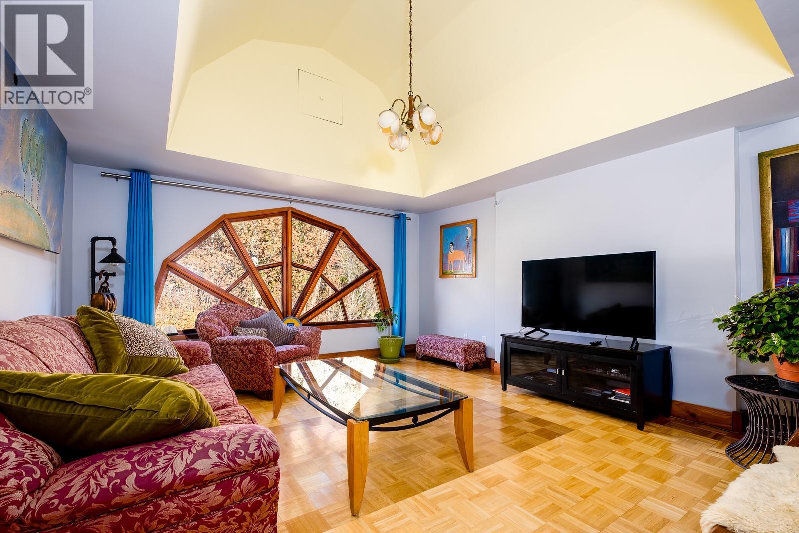 2075 Thompson Avenue, Rossland, British Columbia  V0G 1Y0 - Photo 33 - 10367444