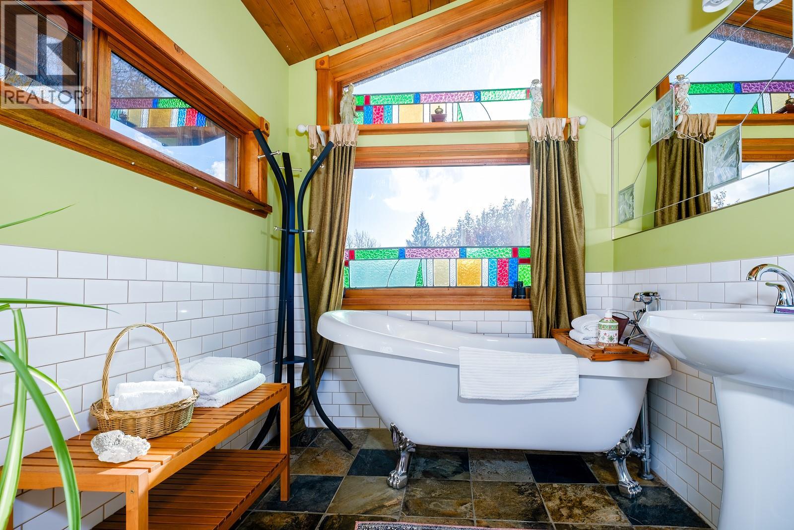 2075 Thompson Avenue, Rossland, British Columbia  V0G 1Y0 - Photo 46 - 10367444