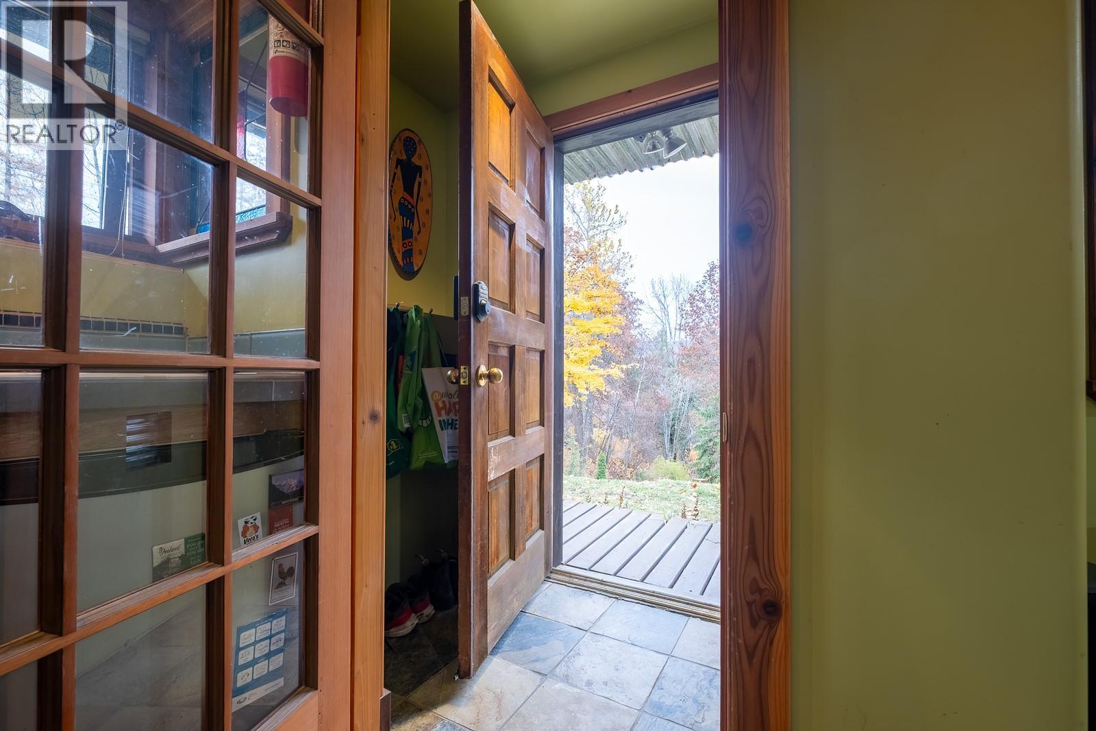 2075 Thompson Avenue, Rossland, British Columbia  V0G 1Y0 - Photo 48 - 10367444