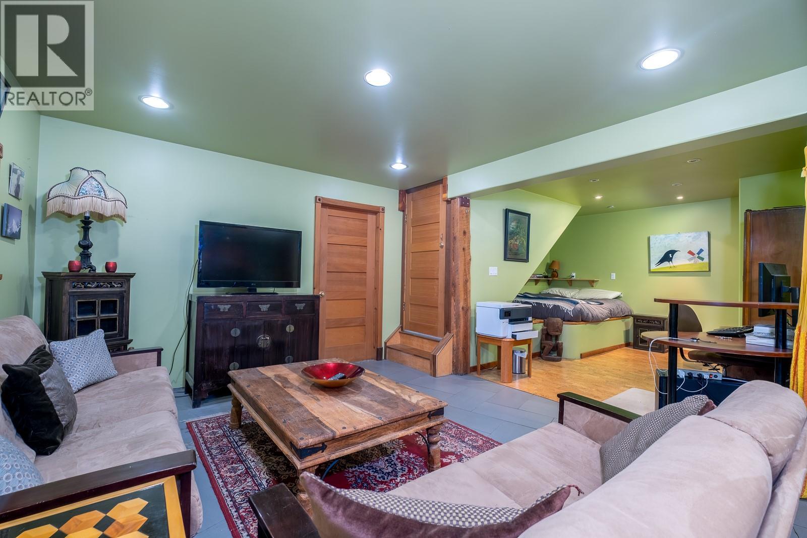 2075 Thompson Avenue, Rossland, British Columbia  V0G 1Y0 - Photo 51 - 10367444