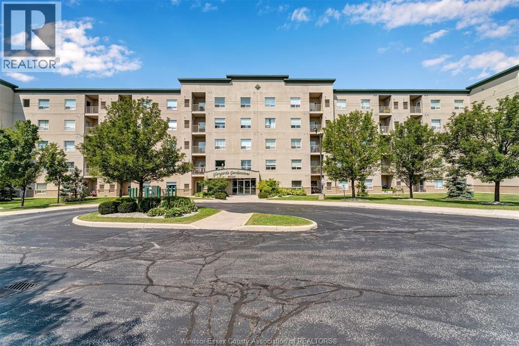 MLS# 25029067: 5000 WYANDOTTE Unit# 404, Windsor, Canada