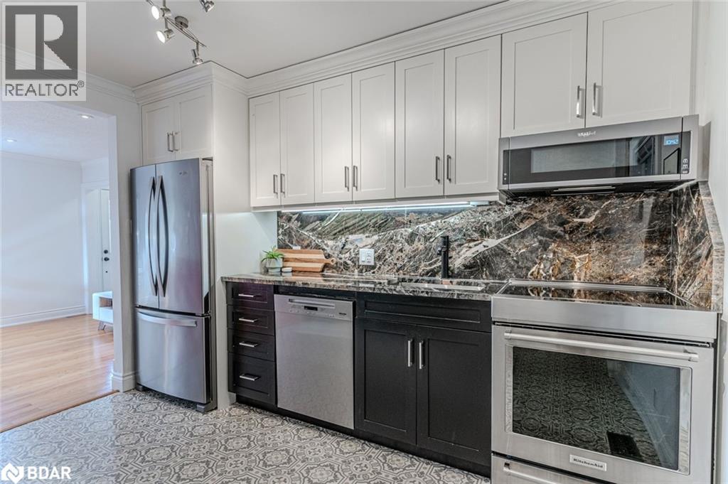 5 Newton Street, Barrie, Ontario  L4M 3N2 - Photo 3 - 40787553