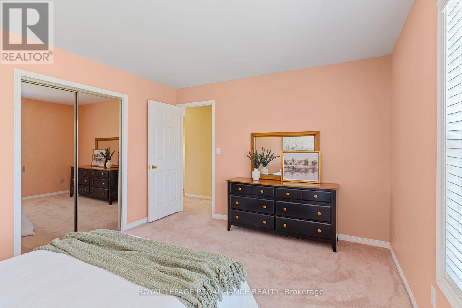 35 Country Club Place, Brockville, Ontario  K6V 6T6 - Photo 30 - X12555470