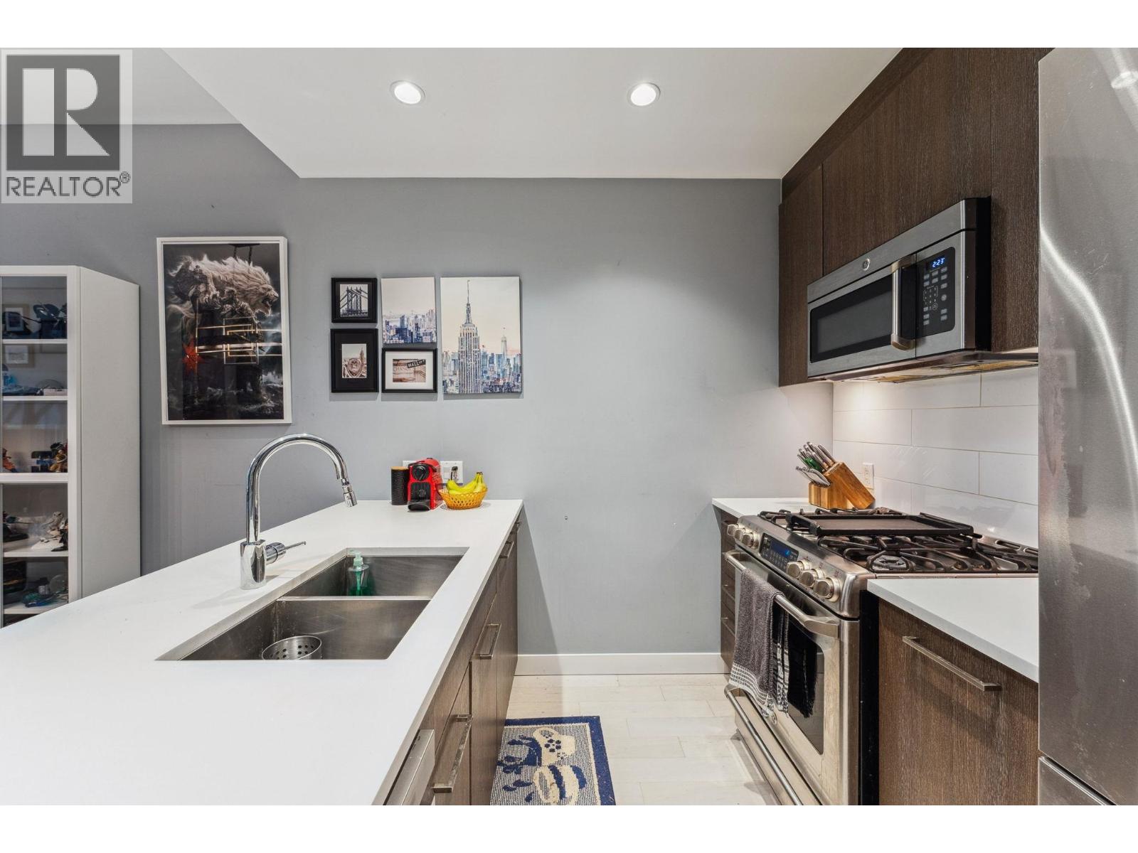 002 9060 University Crescent, Burnaby, British Columbia  V5A 0E1 - Photo 7 - R3051434