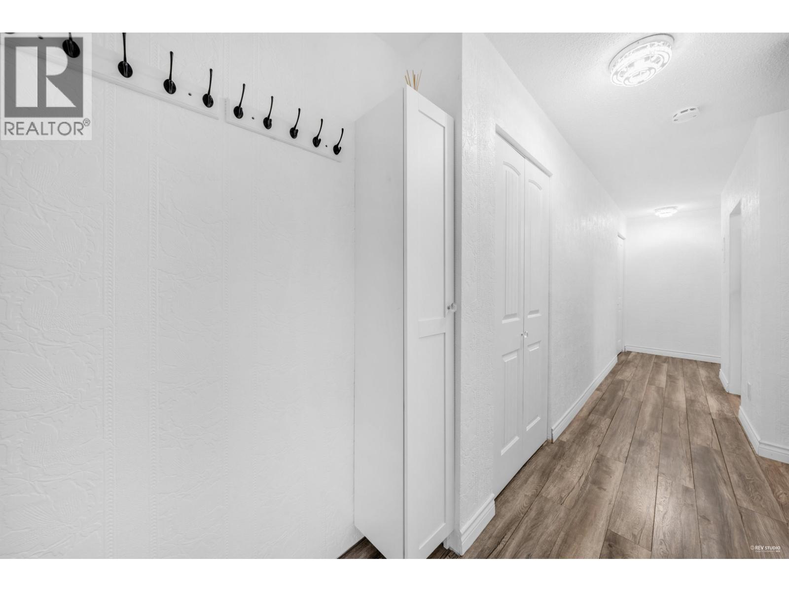 704 555 W 28th Street, North Vancouver, British Columbia  V7N 2J7 - Photo 10 - R3068274