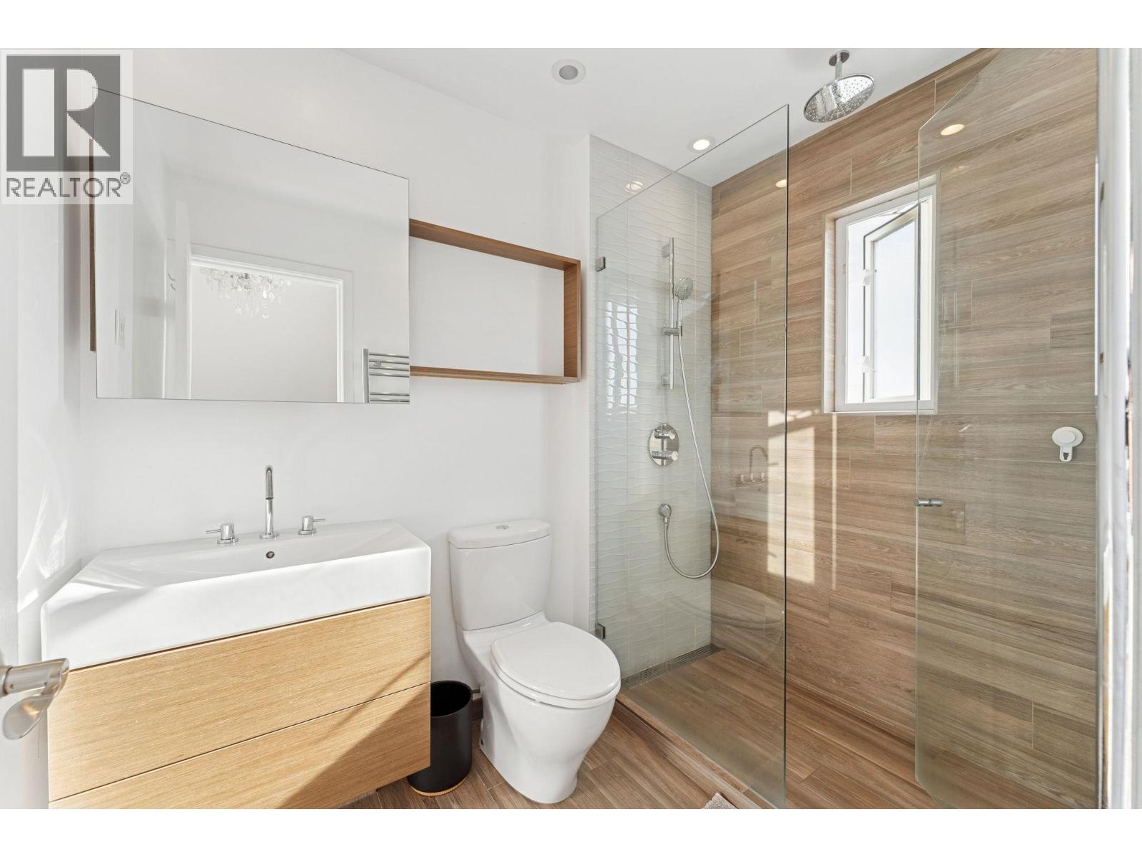 333 E Keith Road, North Vancouver, British Columbia V7L 1V6 - Photo 21 - R3068297