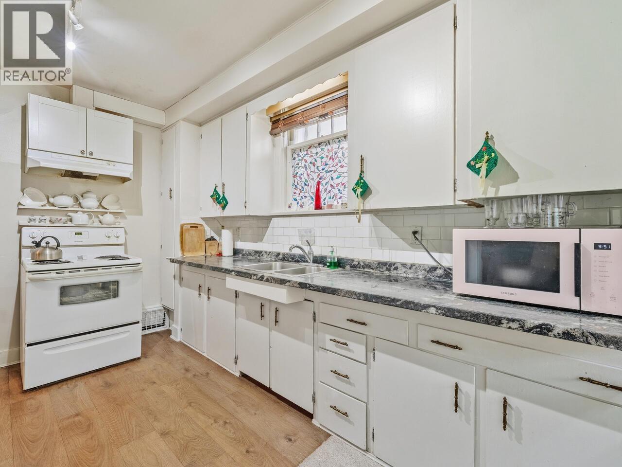 7963 Montcalm Street, Vancouver, British Columbia  V6P 4P2 - Photo 18 - R3068270