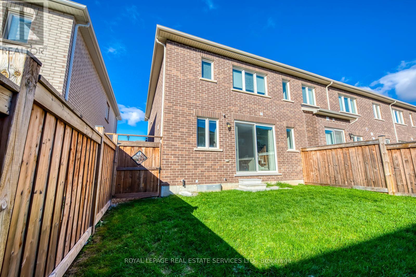 804 Aspen Terrace, Milton, Ontario  L9E 1S3 - Photo 32 - W12539788