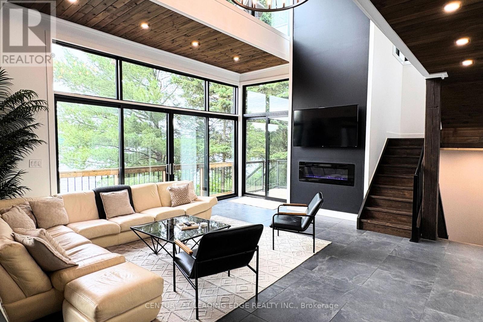 34 OTTAWA AVENUE, South River, Ontario