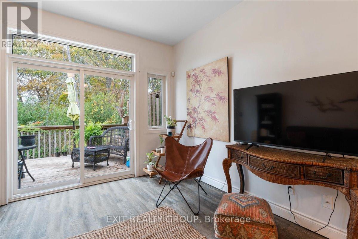 35 Ledgerock Court, Quinte West, Ontario  K8R 0A1 - Photo 20 - X12431958