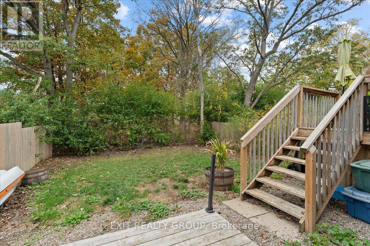 35 Ledgerock Court, Quinte West, Ontario  K8R 0A1 - Photo 5 - X12431958