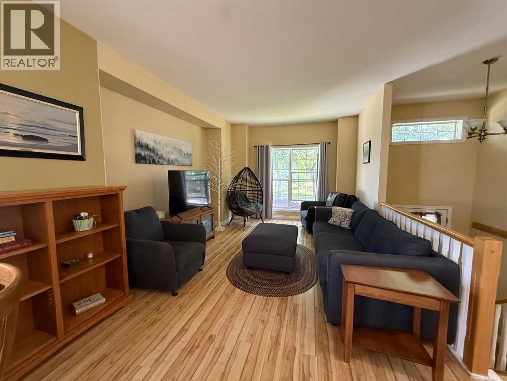 #2, 5011 55 Ave, Ponoka, Alberta  T4J 1H3 - Photo 3 - A2245918