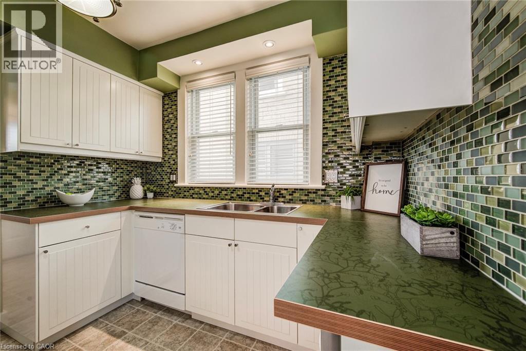 48 John Street E, Waterloo, Ontario N2J 1E8 - Photo 15 - 40765143