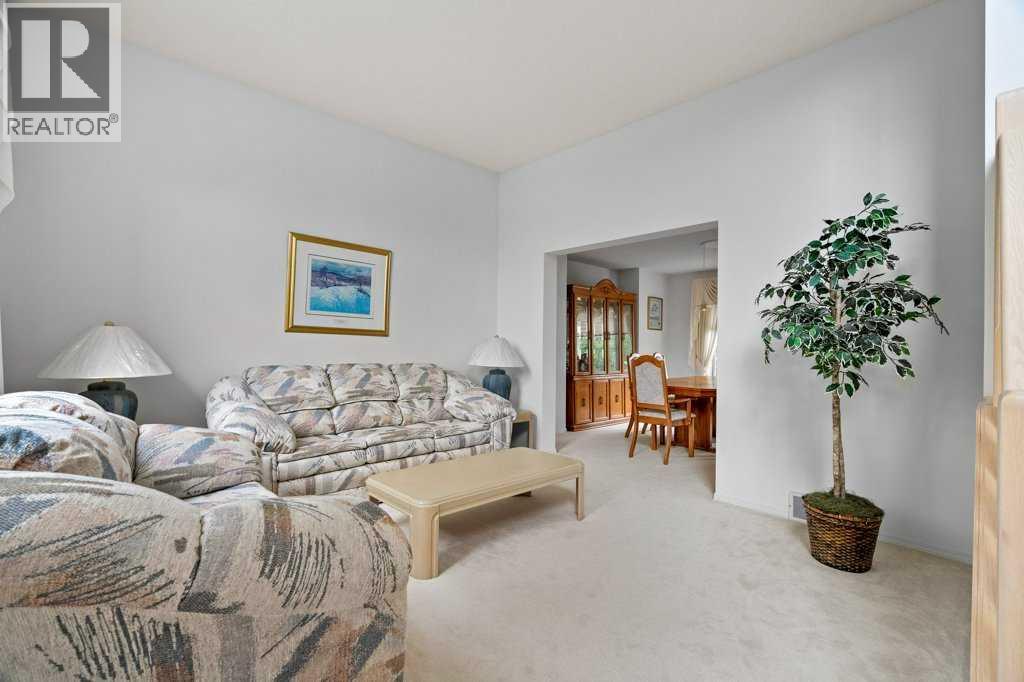 4 Hampshire Circle Nw, Calgary, Alberta  T3A 4Y3 - Photo 9 - A2240460