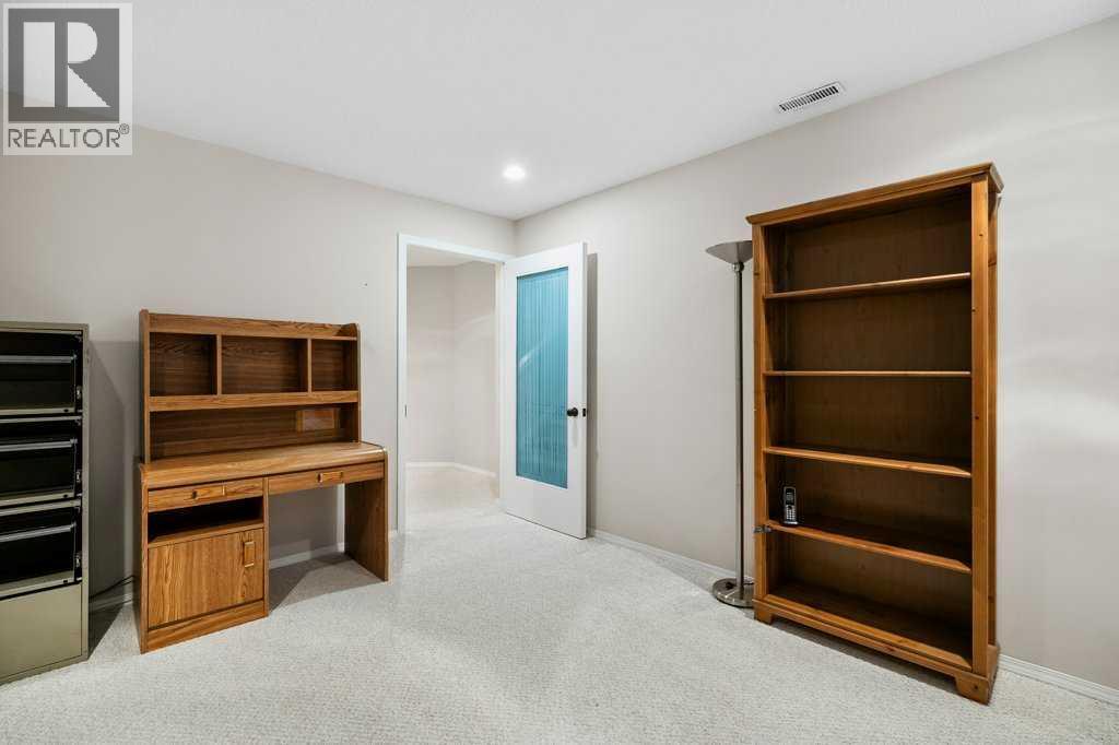 4 Hampshire Circle Nw, Calgary, Alberta  T3A 4Y3 - Photo 39 - A2240460