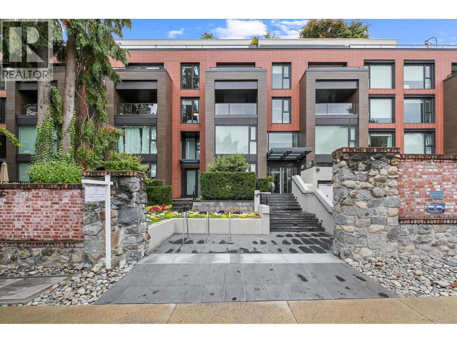 305 1571 W 57th Avenue, Vancouver, British Columbia  V6P 0H7 - Photo 2 - R3068189