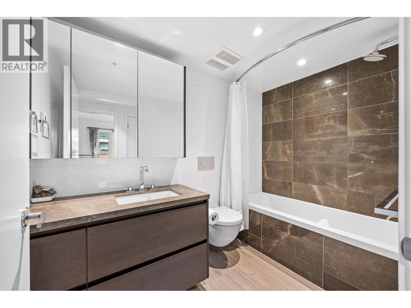 305 1571 W 57th Avenue, Vancouver, British Columbia  V6P 0H7 - Photo 23 - R3068189