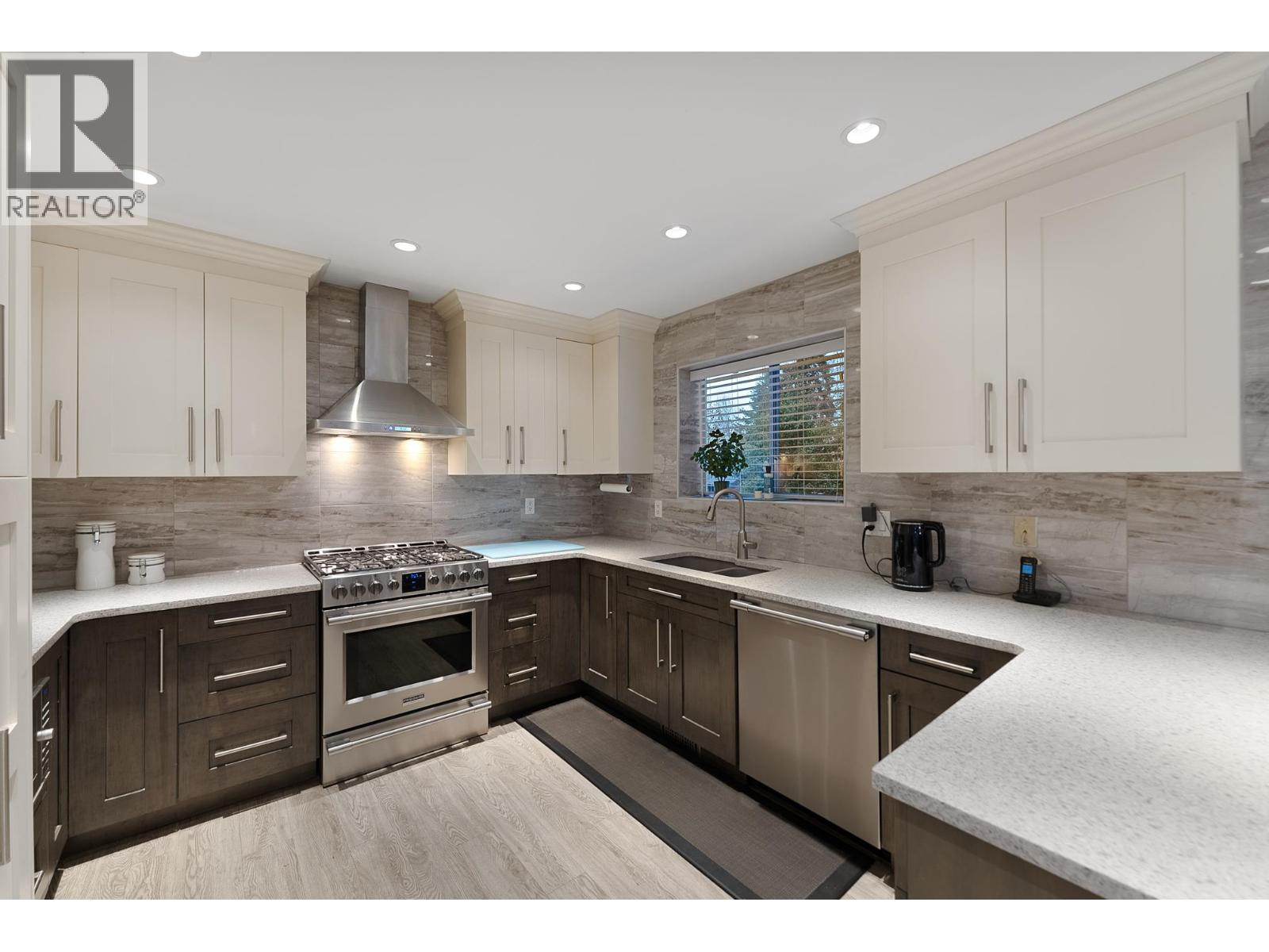 2625 Bainbridge Avenue, Burnaby, British Columbia  V5A 2S7 - Photo 12 - R3067561