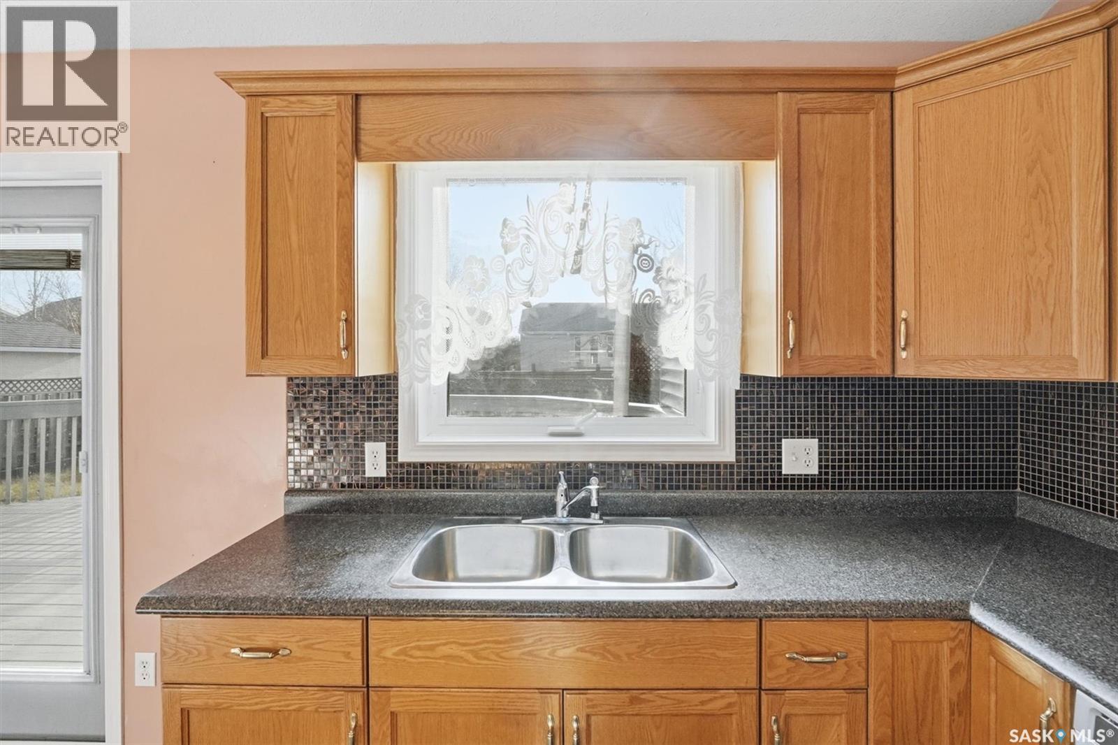 417 Crystal Crescent, Warman, Saskatchewan  S0K 0A1 - Photo 10 - SK024253