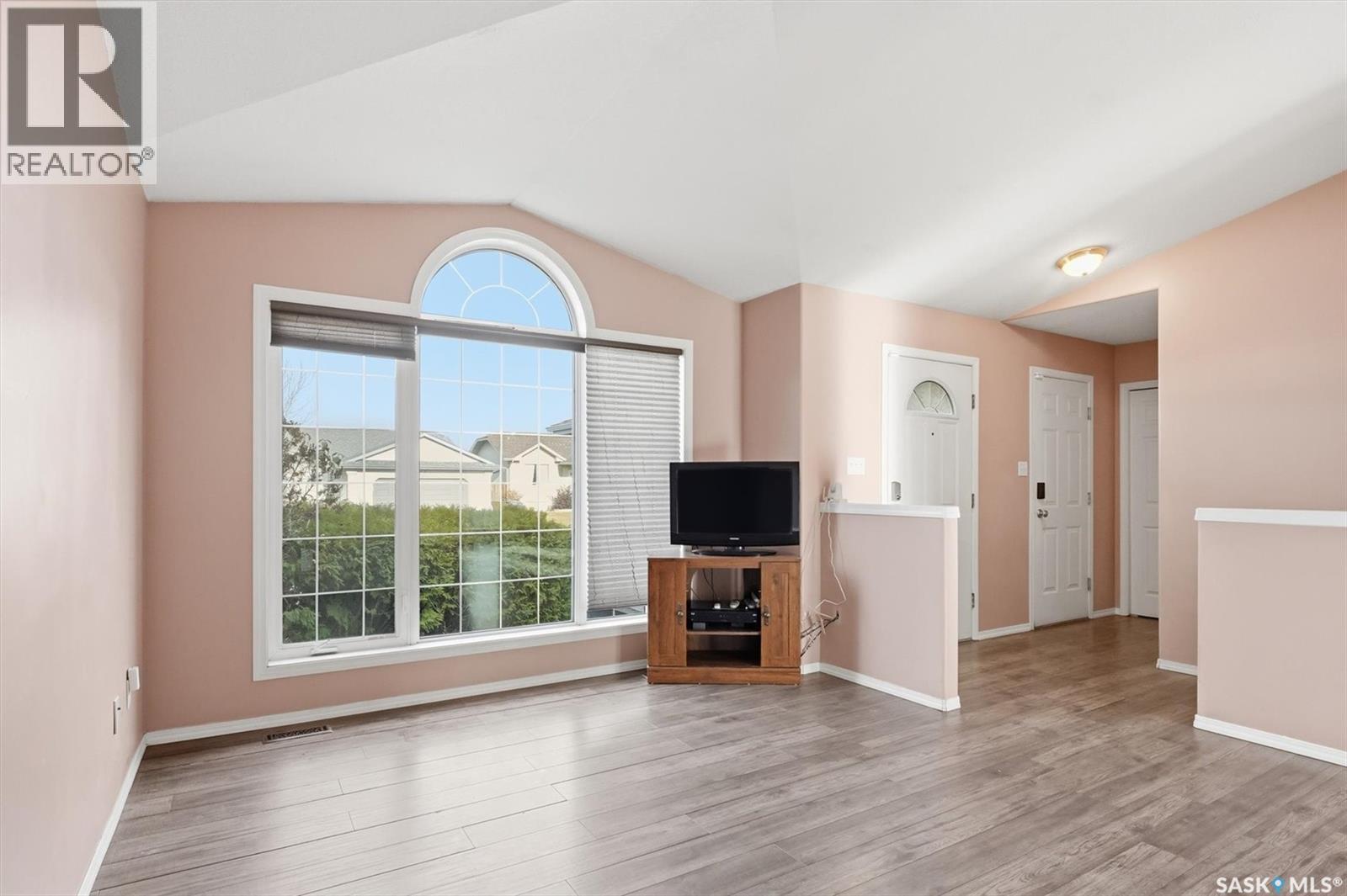 417 Crystal Crescent, Warman, Saskatchewan  S0K 0A1 - Photo 2 - SK024253