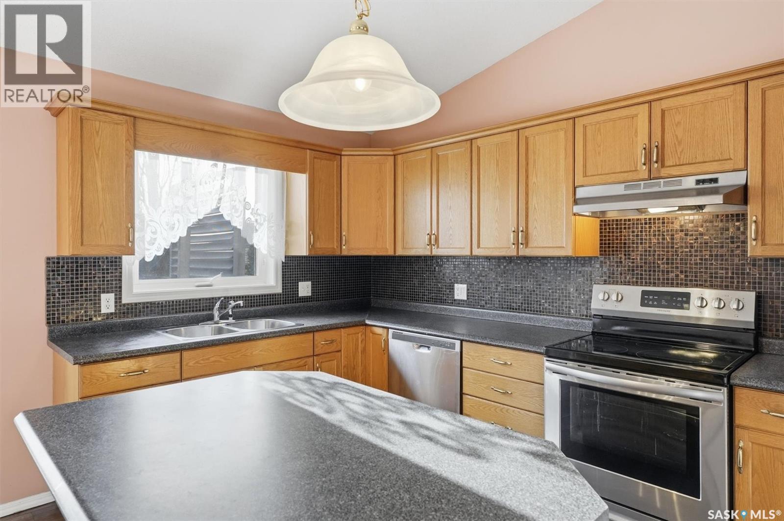 417 Crystal Crescent, Warman, Saskatchewan  S0K 0A1 - Photo 8 - SK024253