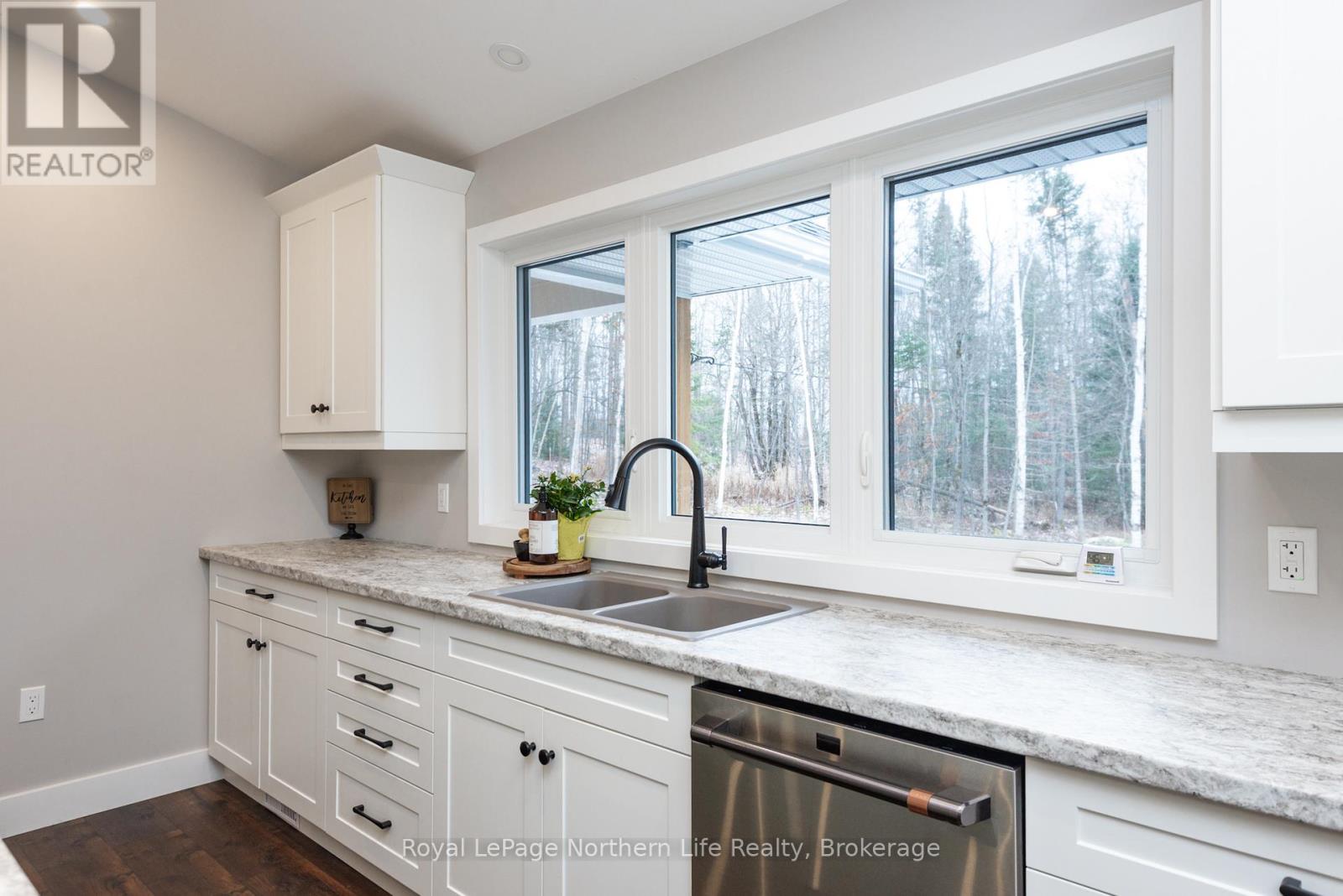 241 Guillemette Road, East Ferris, Ontario P0H 1K0 - Photo 17 - X12555704