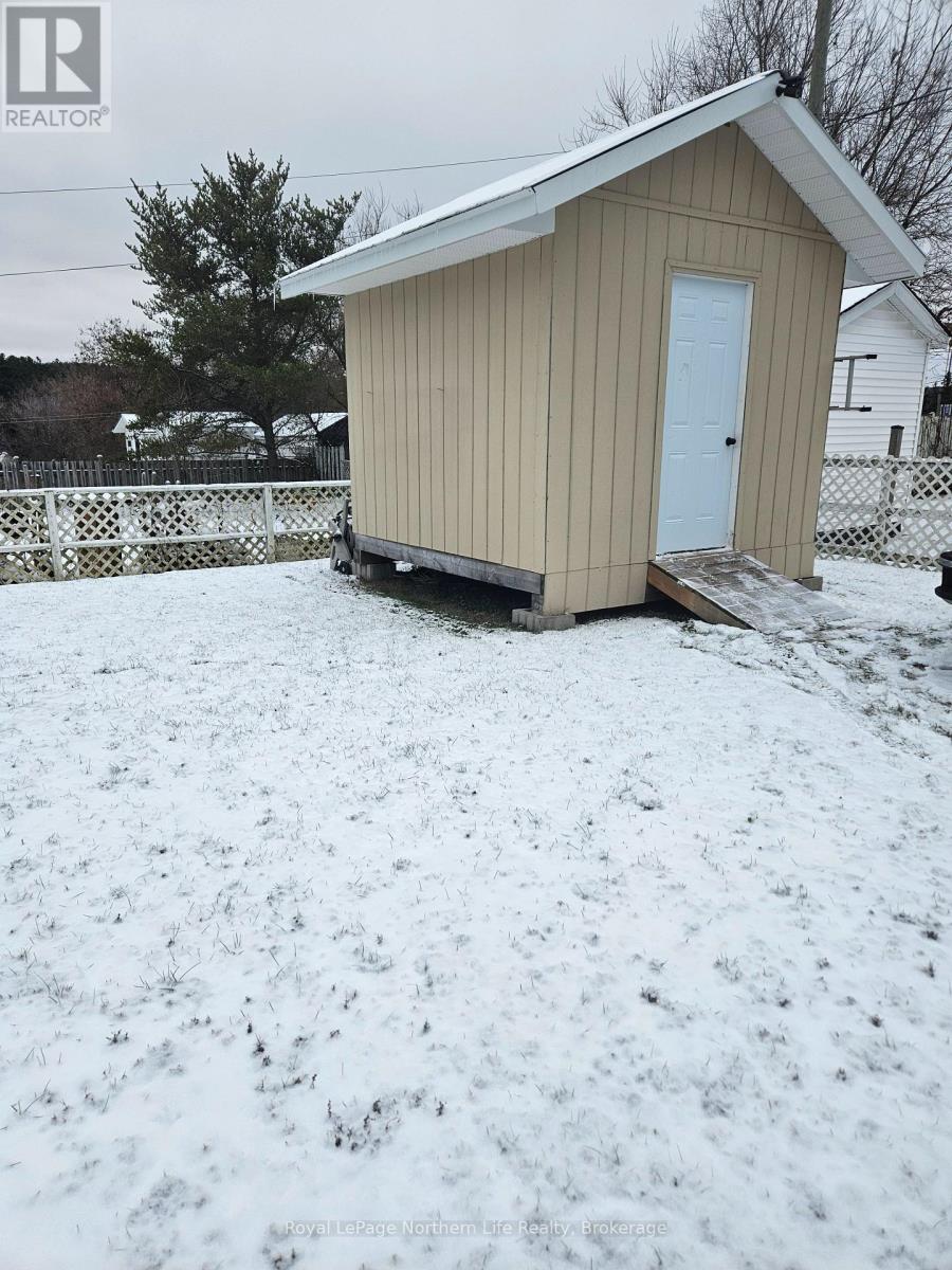 431 Brydges Street, Mattawa, Ontario P0H 1V0 - Photo 2 - X12555724