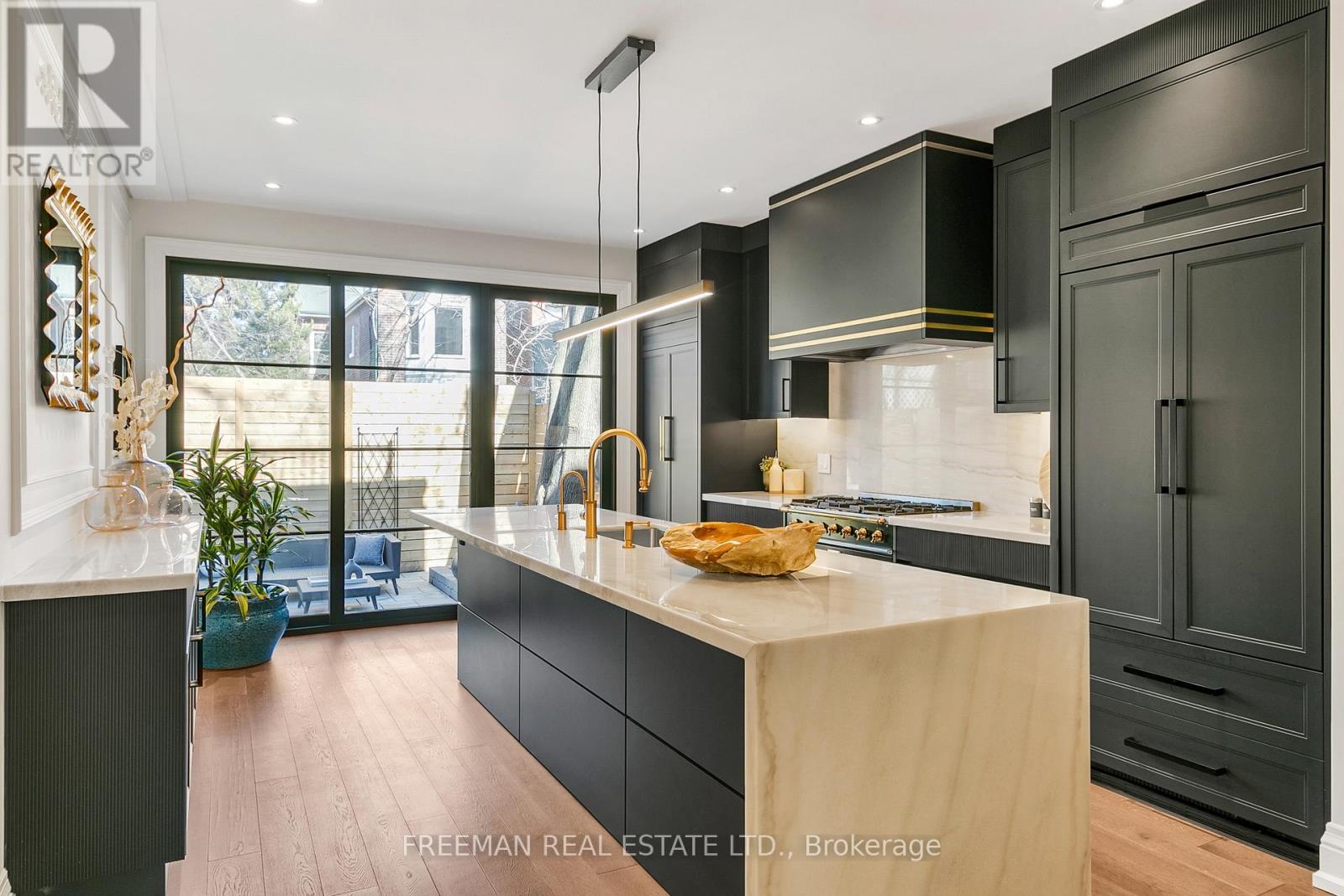 34 Tranby Avenue, Toronto, Ontario  M5R 1N5 - Photo 10 - C12555462