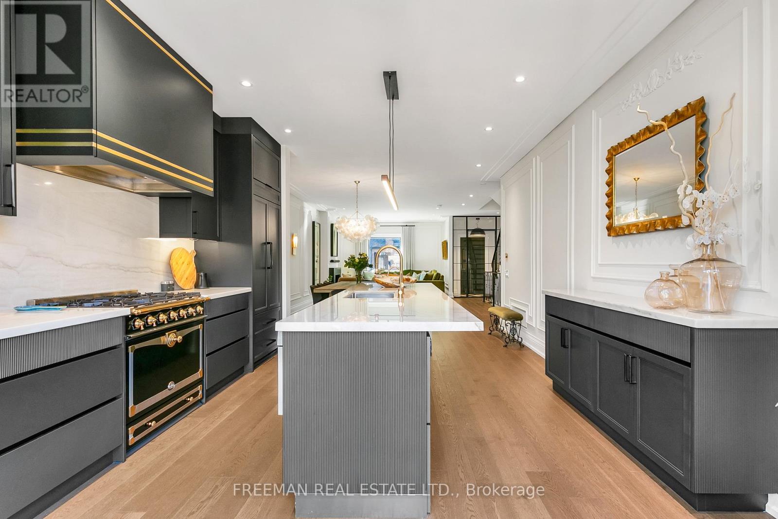 34 Tranby Avenue, Toronto, Ontario  M5R 1N5 - Photo 11 - C12555462